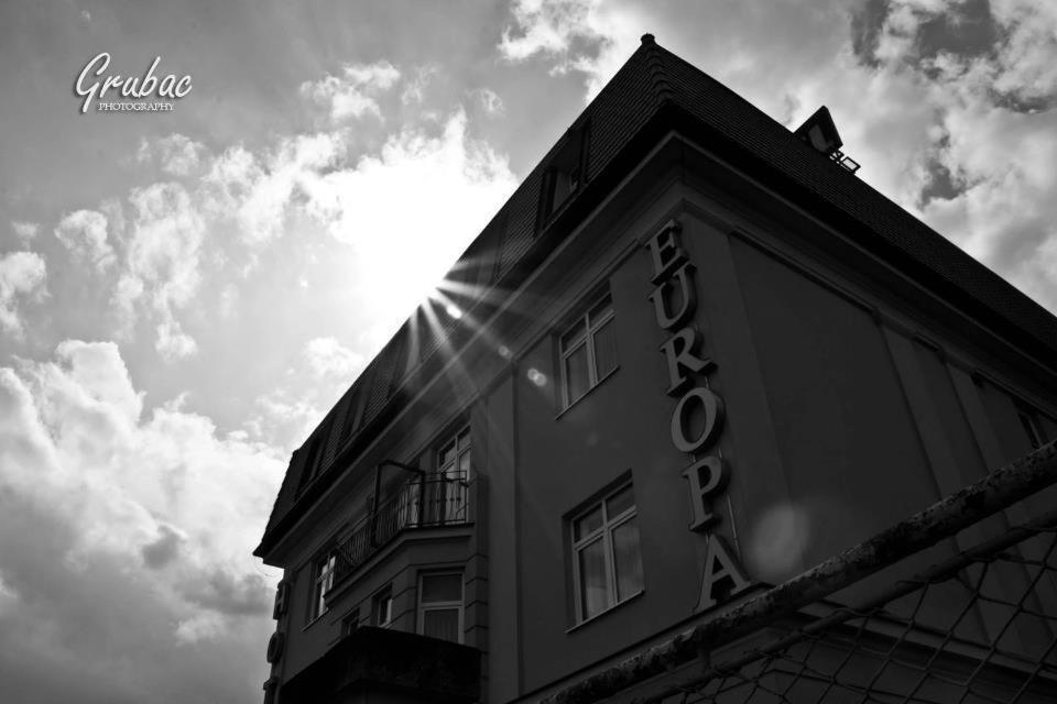 Hotel Europa Karlovac Exteriör bild