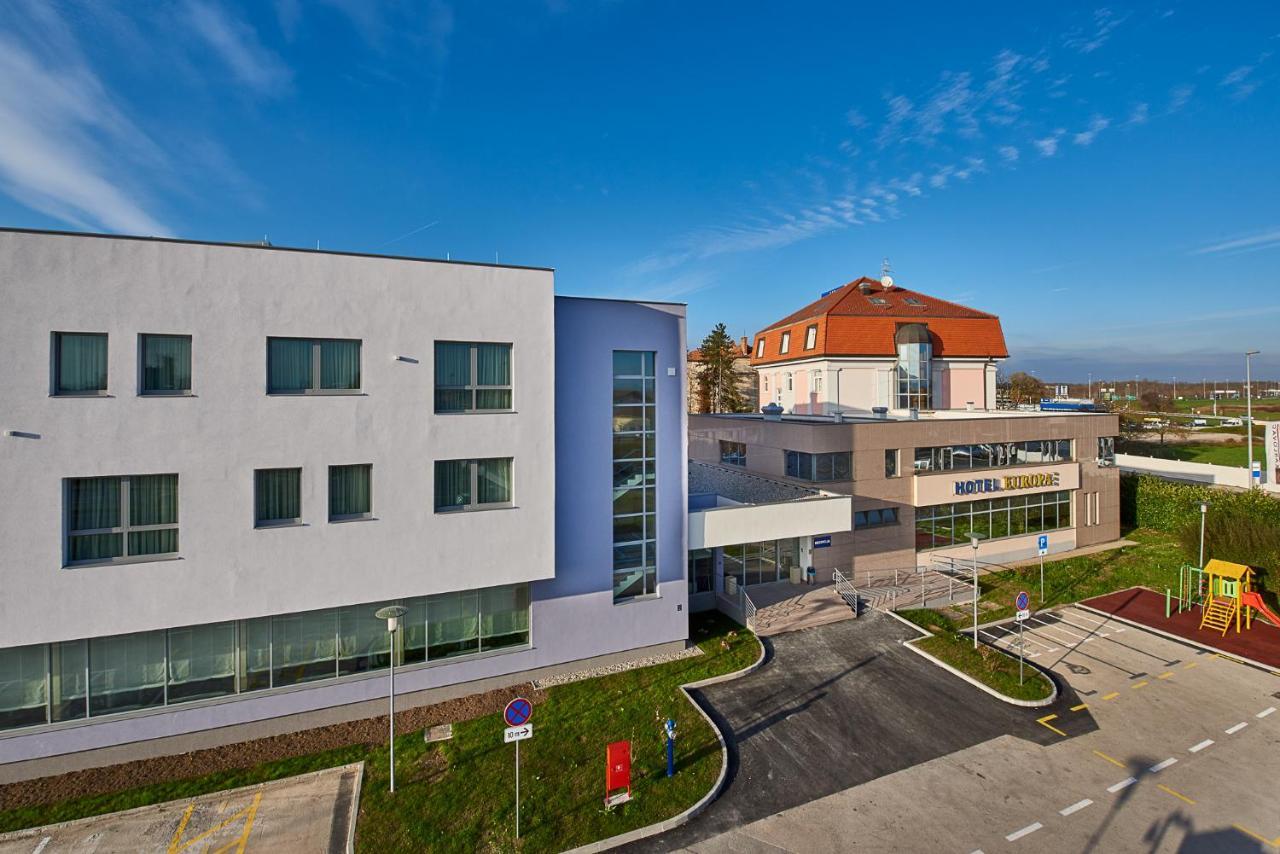 Hotel Europa Karlovac Exteriör bild